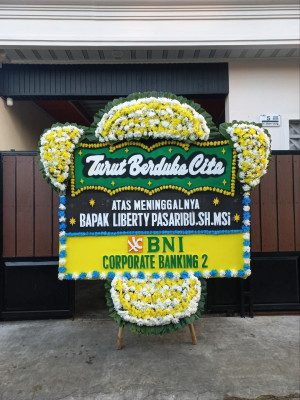 Papan Bunga Duka di Ladang Bambu